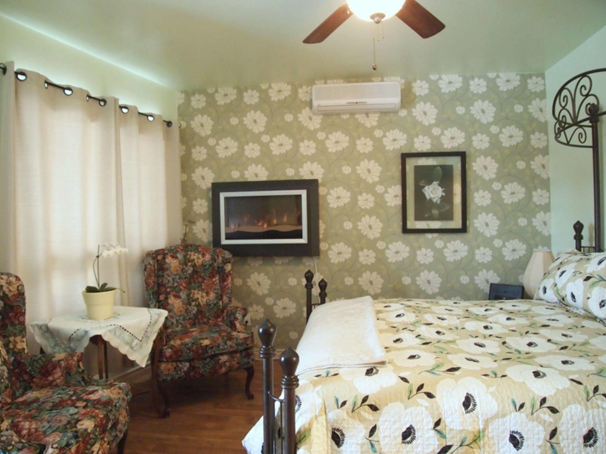 המפטון Our Valley View Bed & Breakfast מראה חיצוני תמונה