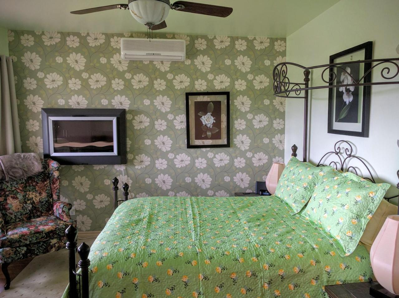 המפטון Our Valley View Bed & Breakfast מראה חיצוני תמונה